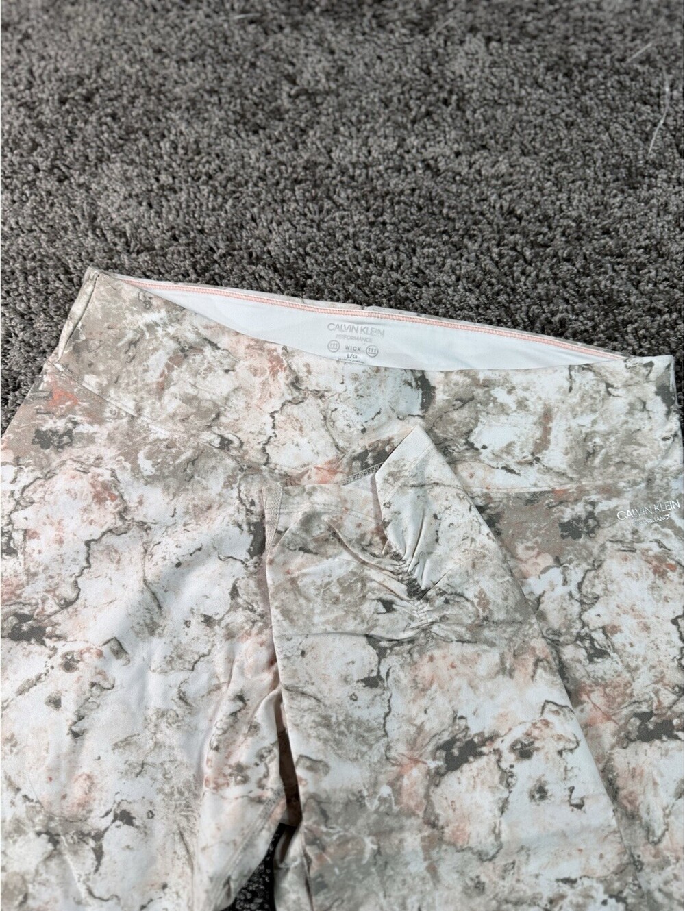 Calvin Klein Women’s (LG) Performance Wick High Rise Abstract Print Leggings